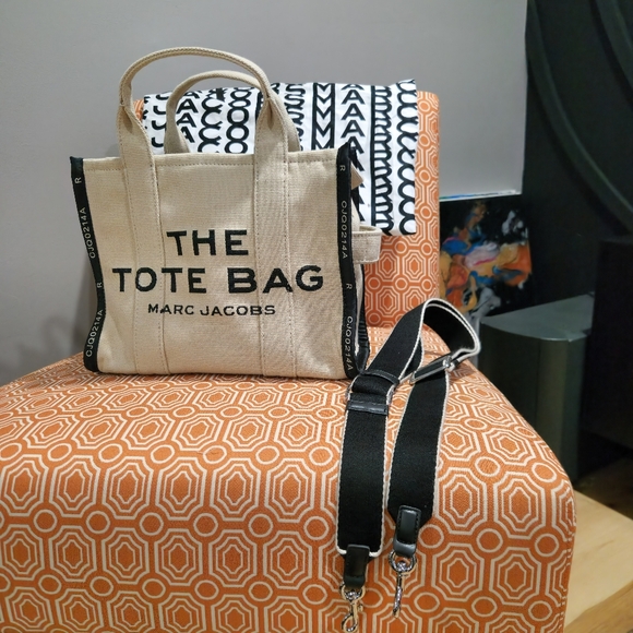 Marc Jacobs The Jacquard Medium Tote Bag - Picture 3 of 11